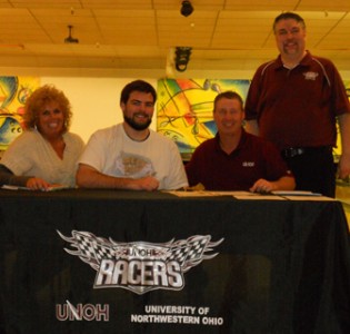 Zach Green signs his Letter of Intent with the University of Northwestern Ohio